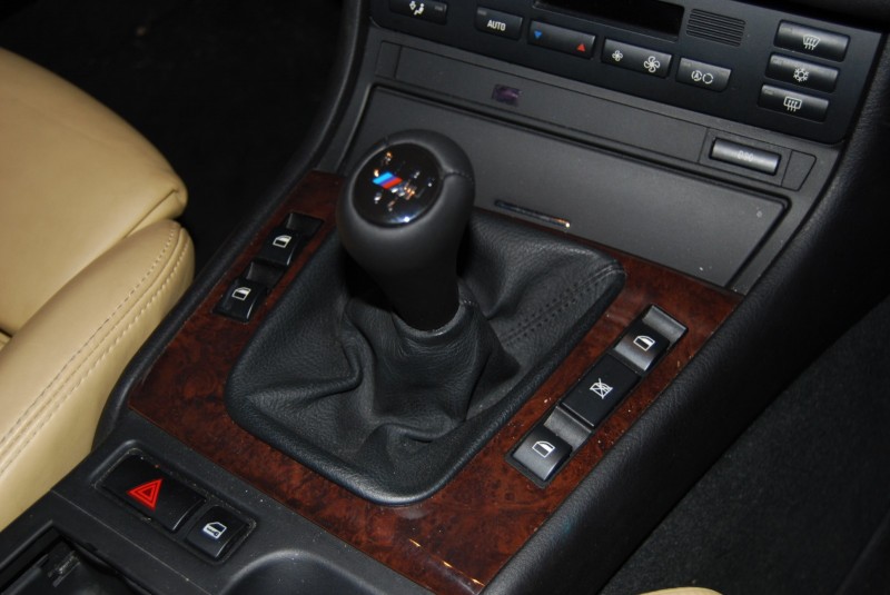 black knob